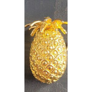 Vintage Gold Tone Pineapple Brooch Pin small